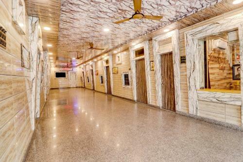 Hotel Spot On 78186 Ghanshyam Lodge