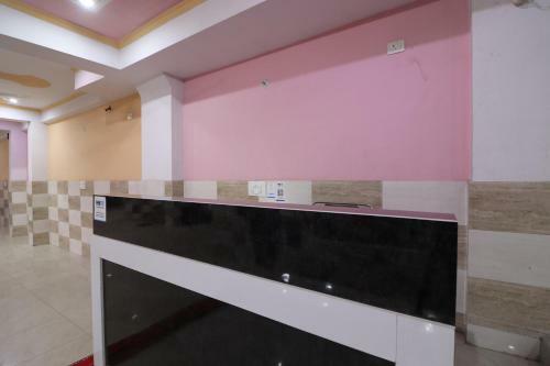 Red Rose Hotel