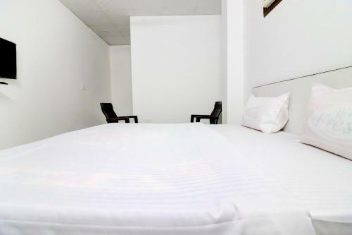 Oyo 77805 Hotel Sweet Valley