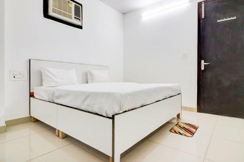 Oyo 77805 Hotel Sweet Valley