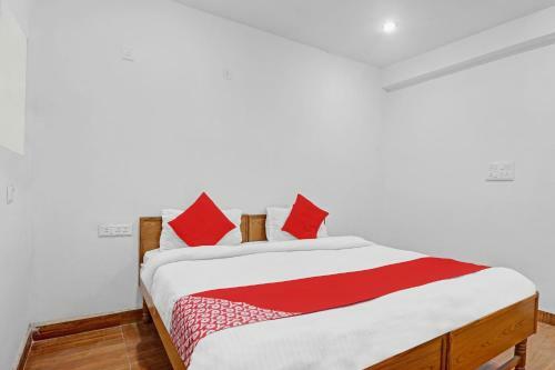 Oyo 85230 Hotel Alx Townhouse