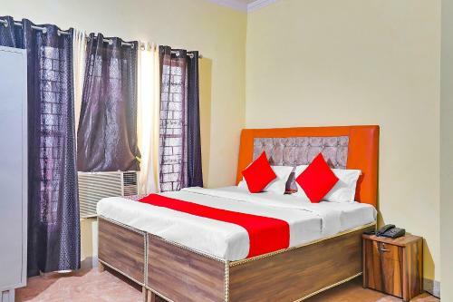 Oyo Flagship 83388 Sunder Hotel