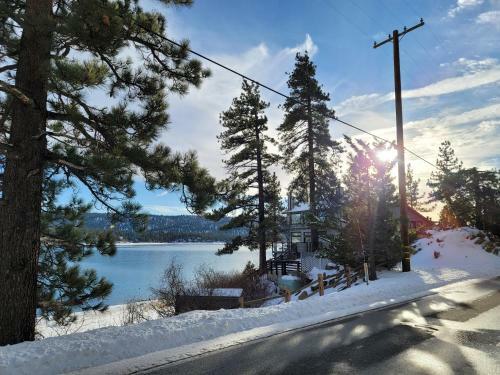 The Point! Spectacular Lake Views 5 Suites!