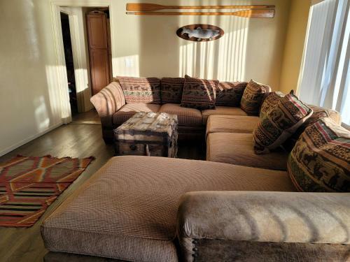 The Point! Spectacular Lake Views 5 Suites!