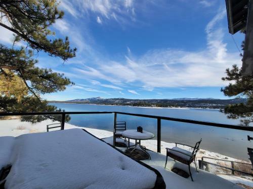 The Point! Spectacular Lake Views 5 Suites!