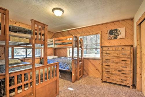 Luxe Escape With Decks, Mtn Views, Game Room!