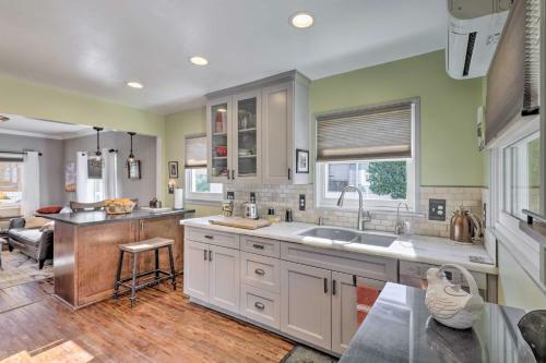 Charming Craftsman Cottage With Private Hot Tub