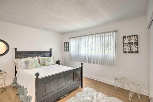 Sunny West Coast Apartment 7 Mi To Beaches!