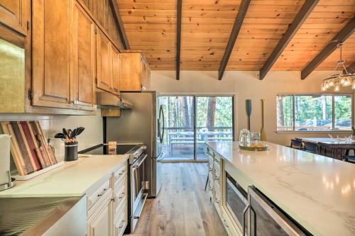 Pine Mountain Cabin With Hot Tub, 2 Mins To Marina!