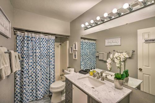 Charming And Pet-friendly Pine Grove Retreat!
