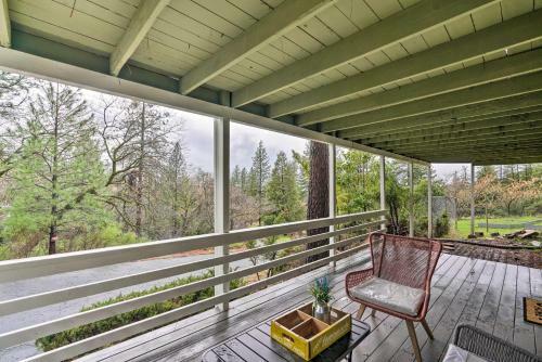 Charming And Pet-friendly Pine Grove Retreat!