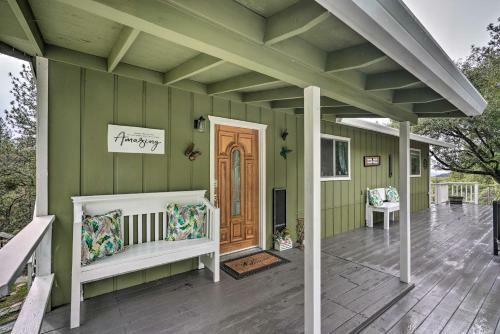 Charming And Pet-friendly Pine Grove Retreat!