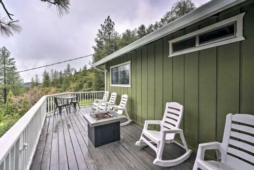 Charming And Pet-friendly Pine Grove Retreat!