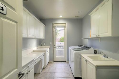 Spacious Indio Home Pool, Grill, And Fire Pits