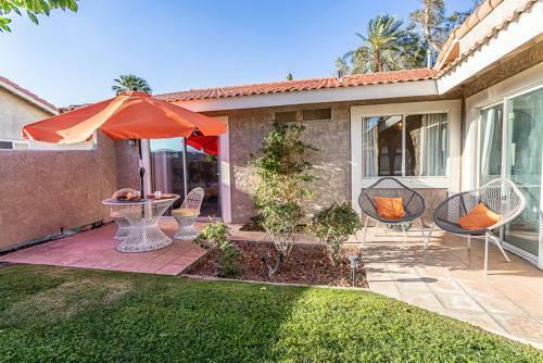 Desert Pool House: Sun, Swim, Sip & Stay