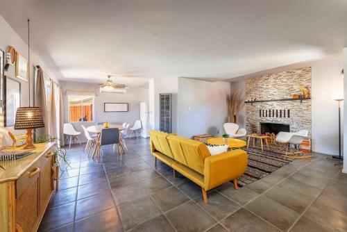 Made In The Shade - Central, Hot Tub, Ac, Sleeps 8