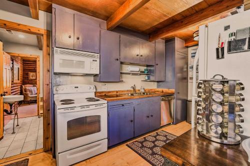 Pet-friendly Kings Beach Log Cabin With Hot Tub