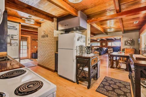 Pet-friendly Kings Beach Log Cabin With Hot Tub
