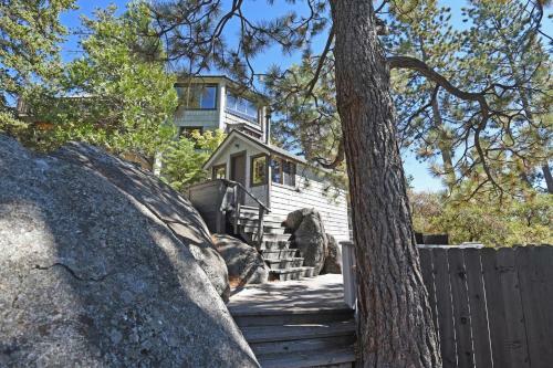 Rockpile Treehouse