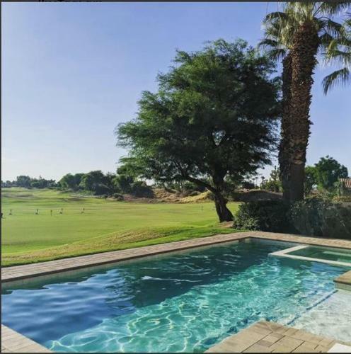 Desert Serenity 5 Star Private Pool-spa-bbq 3br-