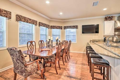 Huge Lake Arrowhead Home With 3 Decks And Grill!