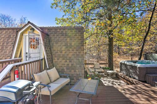 Apartamento Peaceful Lake Arrowhead Studio With Deck, Grill