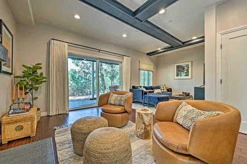 Luxe Lake Arrowhead Farmhouse With Deck And Patio