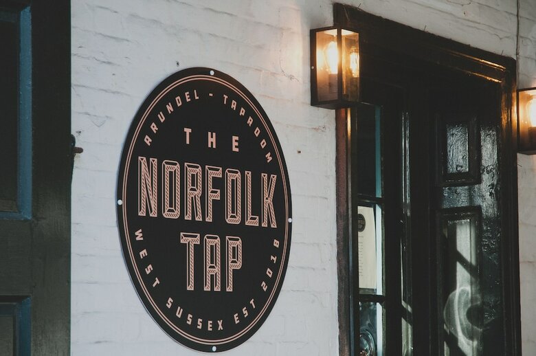 Norfolk Arms Hotel