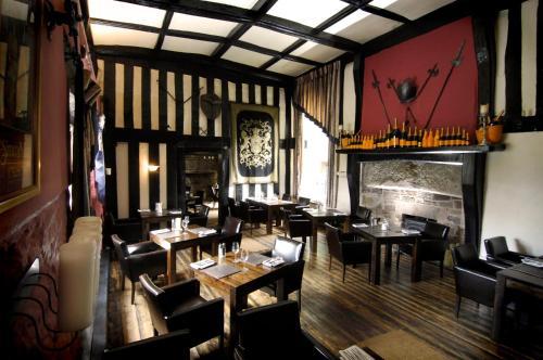 Old Court Hotel & Suites