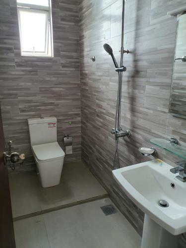 New 2 Bedroom Apartment, 100m Away From The Beach