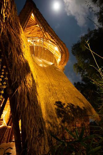 Villa Tower House - 4 Bds Eco Bamboo House, River View