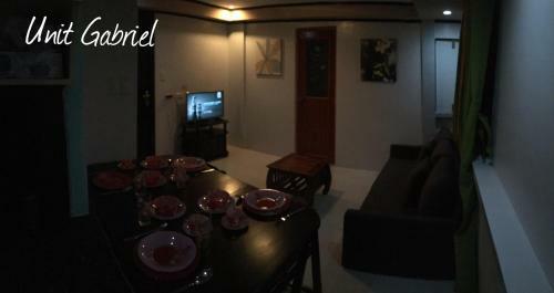 Hostal La Famille