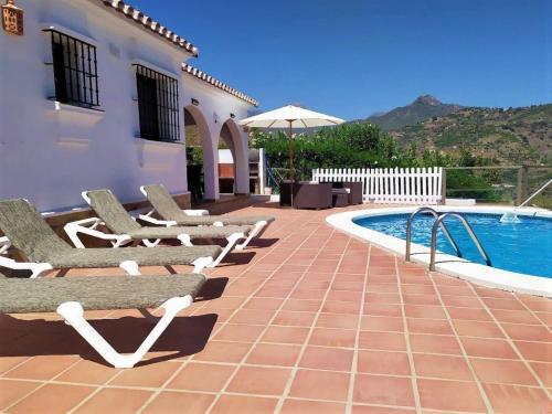 Panoramic Sea-view In Torrox Costa With Private Pool