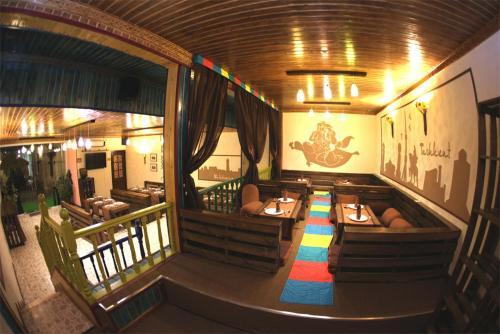 Hostal Sunrise Karavan