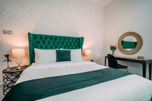 A C Pearl Holiday Homes - Marvelous Marina Apartment