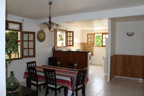 Apartamento Bas De Villa Vert-pre 3 Chambres Piscine