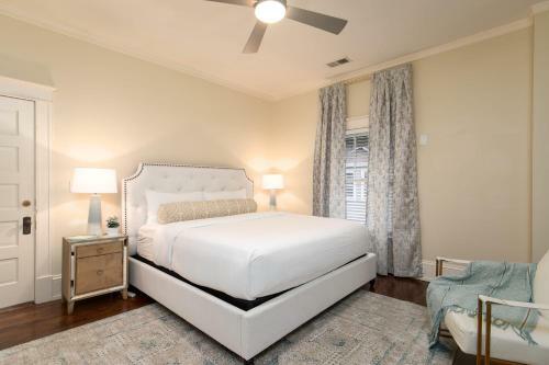Red Door Retreat- Executive, Luxury, Historic