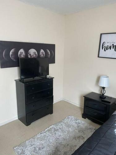 Beautiful Spacious 3 Br Brick Home For The Family