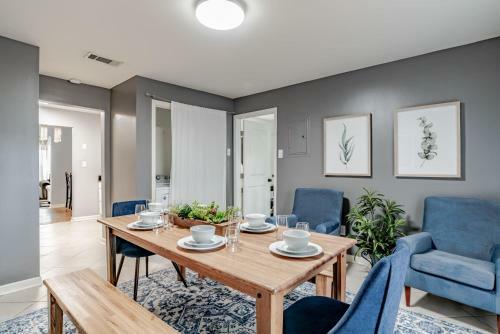 Sunny Midtown Cottage- Midtown Mobile