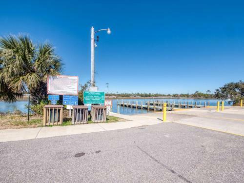 Immaculate Condo Prime Orange Beach Location With Spectacular Views