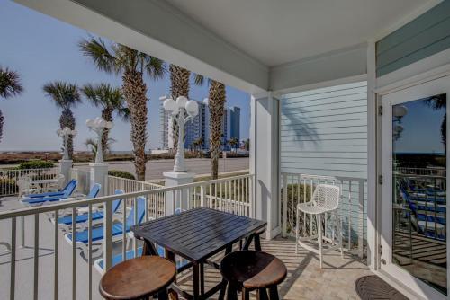 Immaculate Condo Prime Orange Beach Location With Spectacular Views