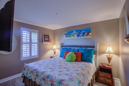 Immaculate Condo Prime Orange Beach Location With Spectacular Views