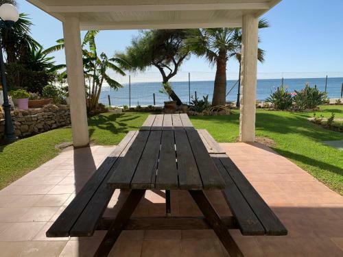Apartament Aguamarina On The Beach Front