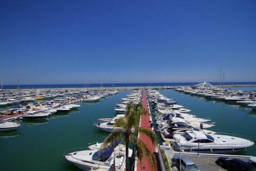 Apartament Aguamarina On The Beach Front