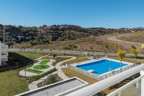 Cala De Mijas 2 Bedroom Apartment With Parking And Pool