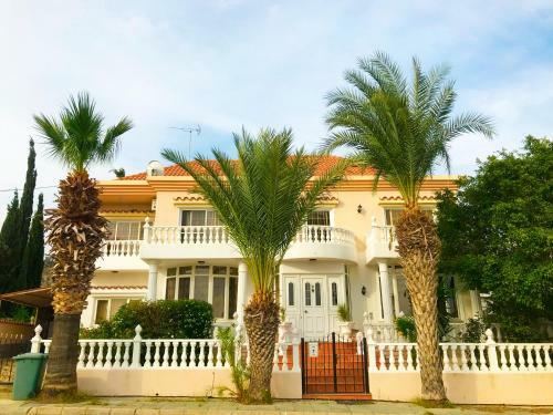 Spectacular Family Villa With A Private Pool