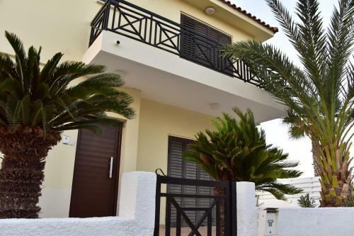 Villa Limni Pool House