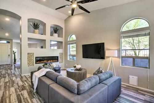 Idyllic Mesa Home With Pool And Outdoor Kitchen!