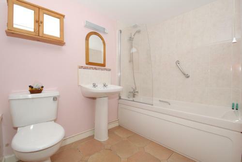 Bed & Breakfast East Trewent Farm