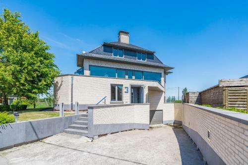 J And R Flanders Fields Holiday Homes
